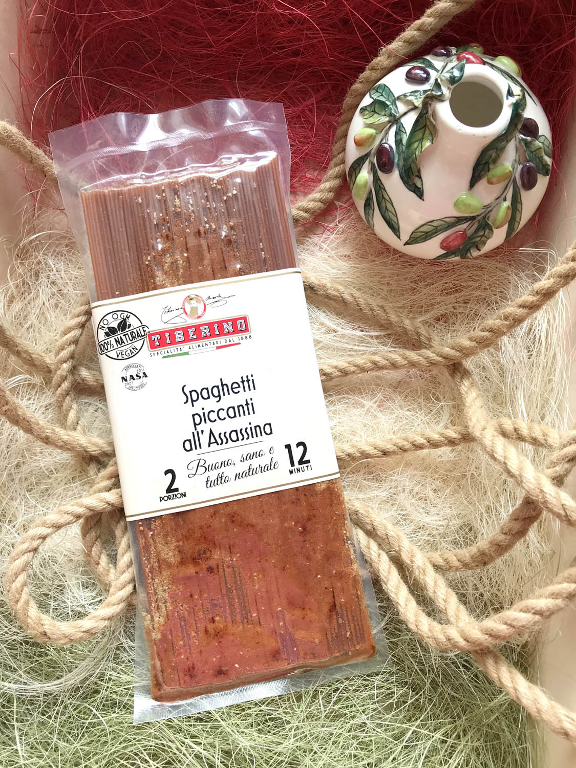 Паста спагетти «Ассассина» с острым томатным соусом